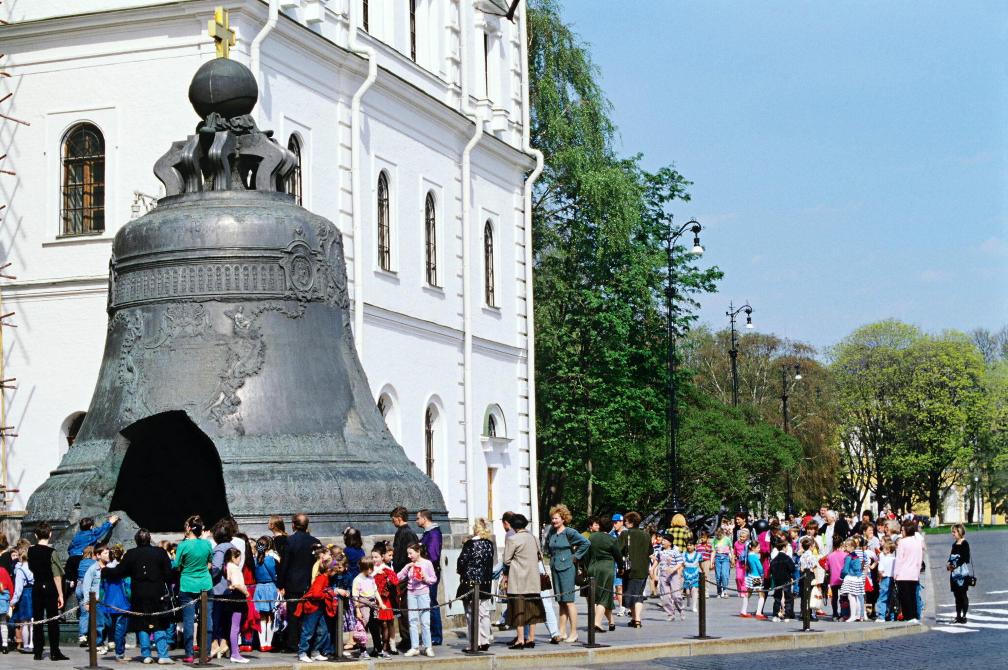 как выглядит царь колокол в москве