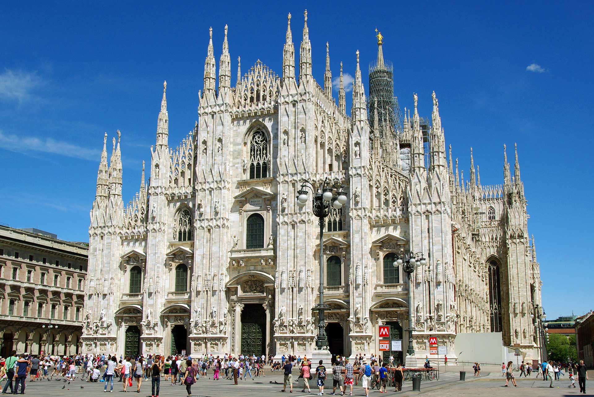 Знаменитый собор в Милане