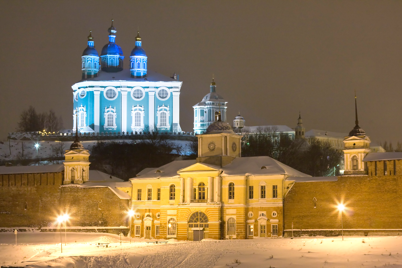 Успенский собор Смоленск зима
