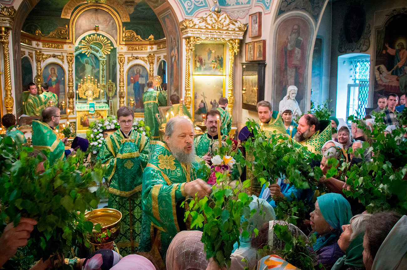 Православные храмы в день Святой Троицы