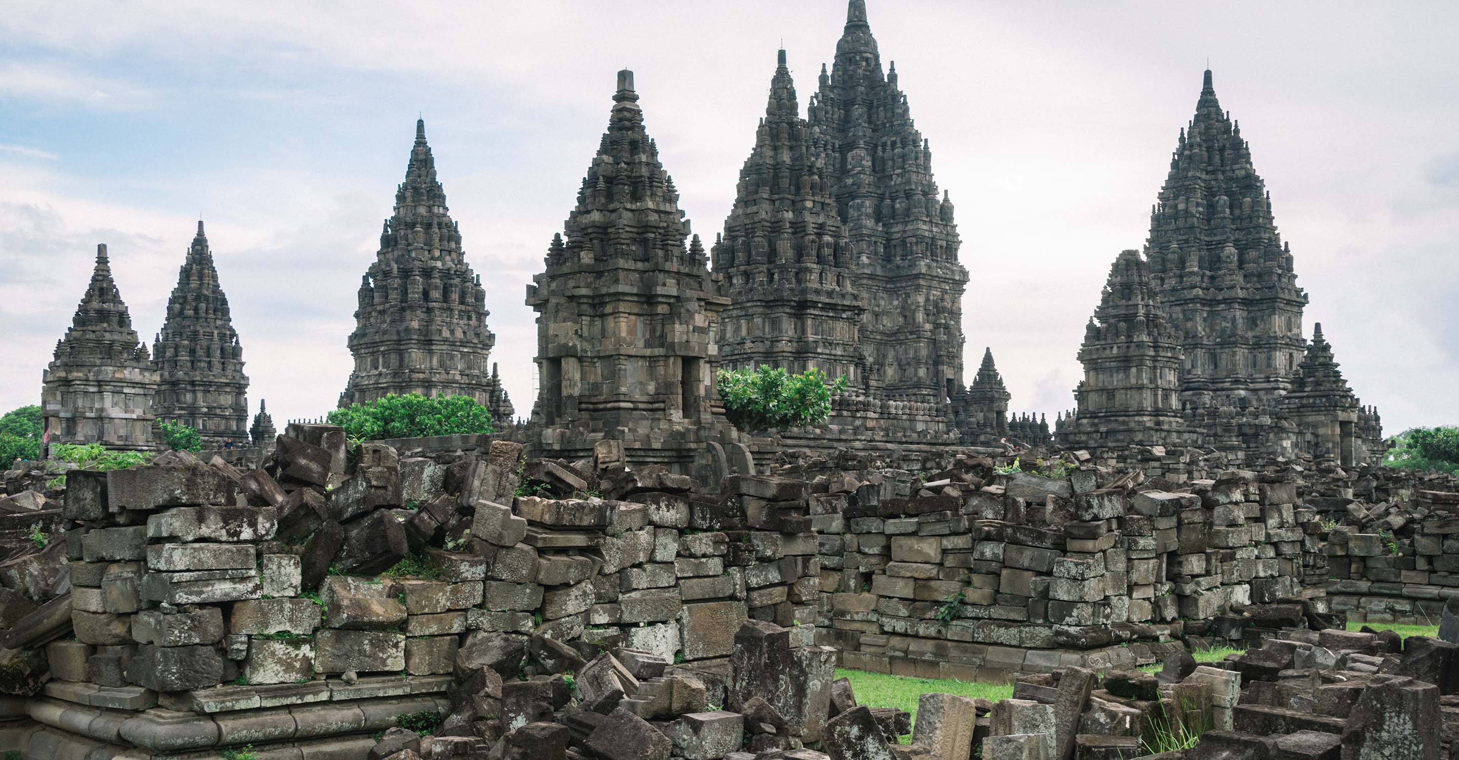 Храм Боробудур в Индонезии стены