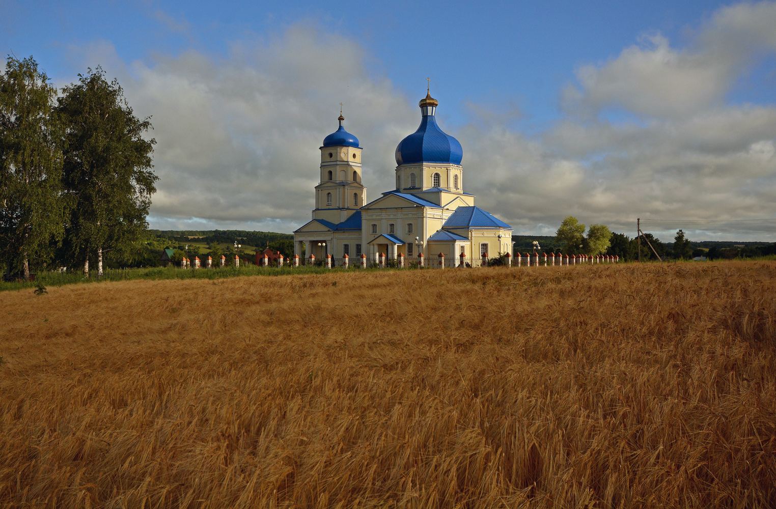 Церковь золотое поле