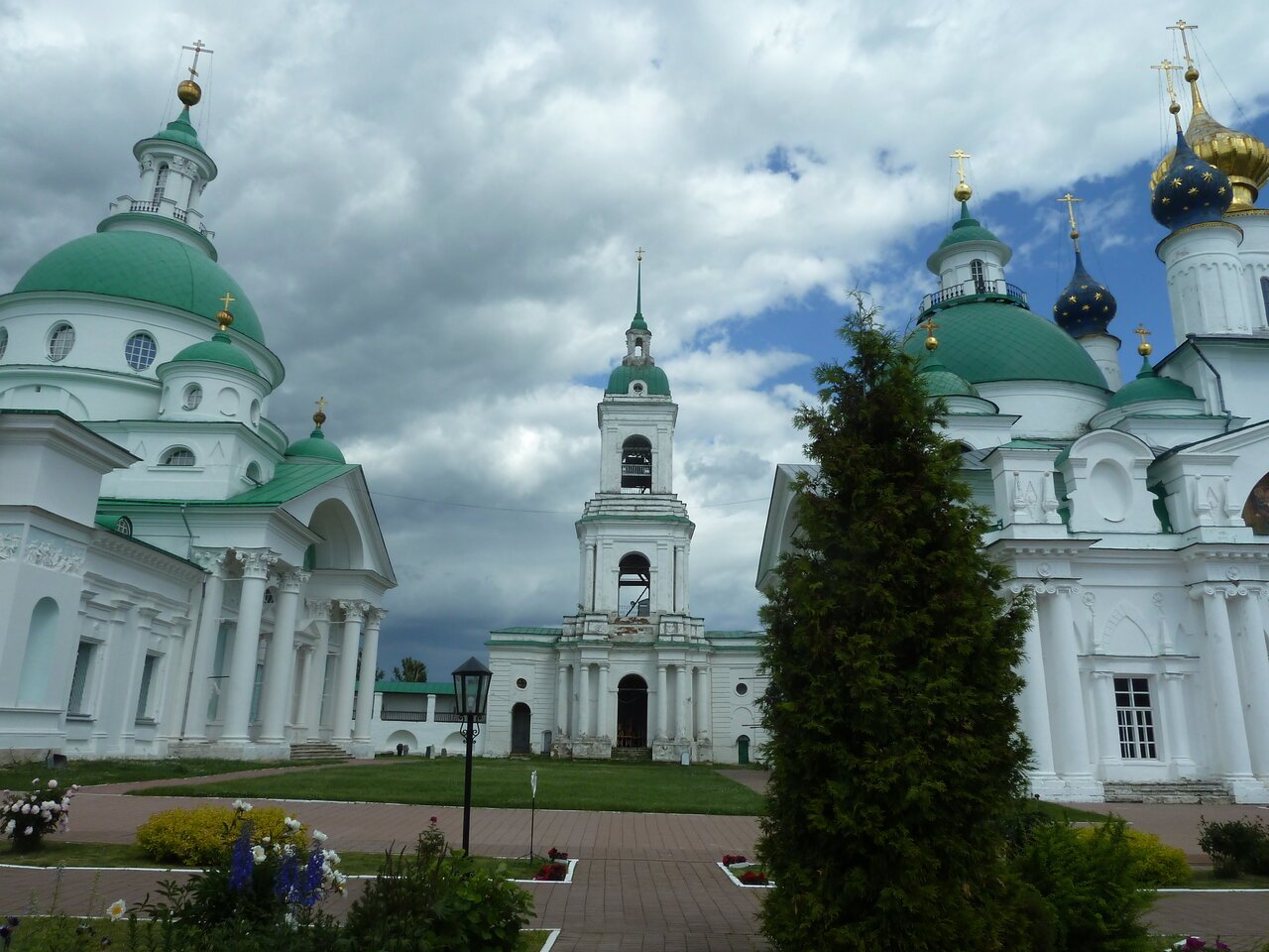 Спасо Яковлевский монастырь