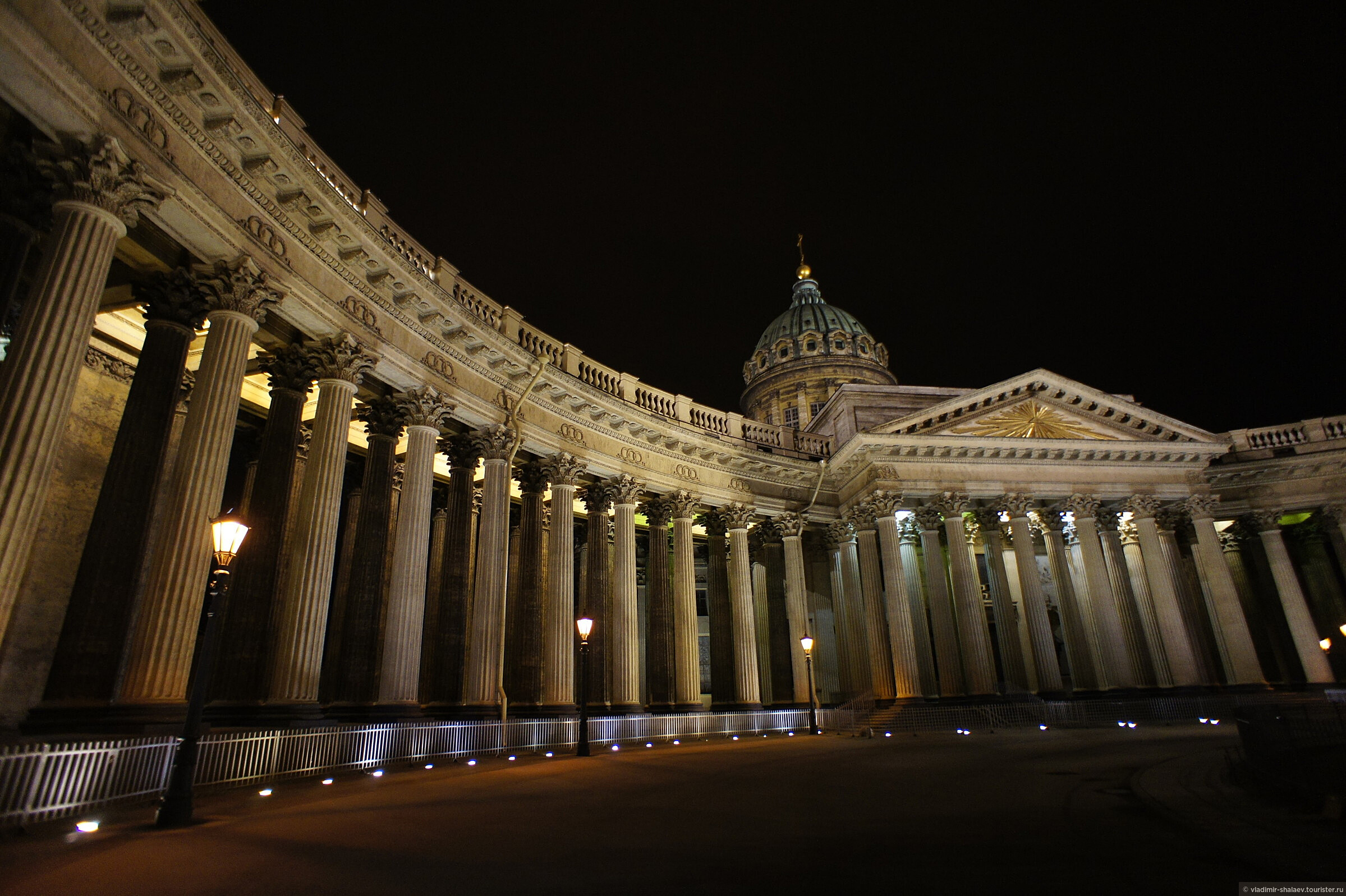 Казанский собор в Санкт-Петербурге ночной