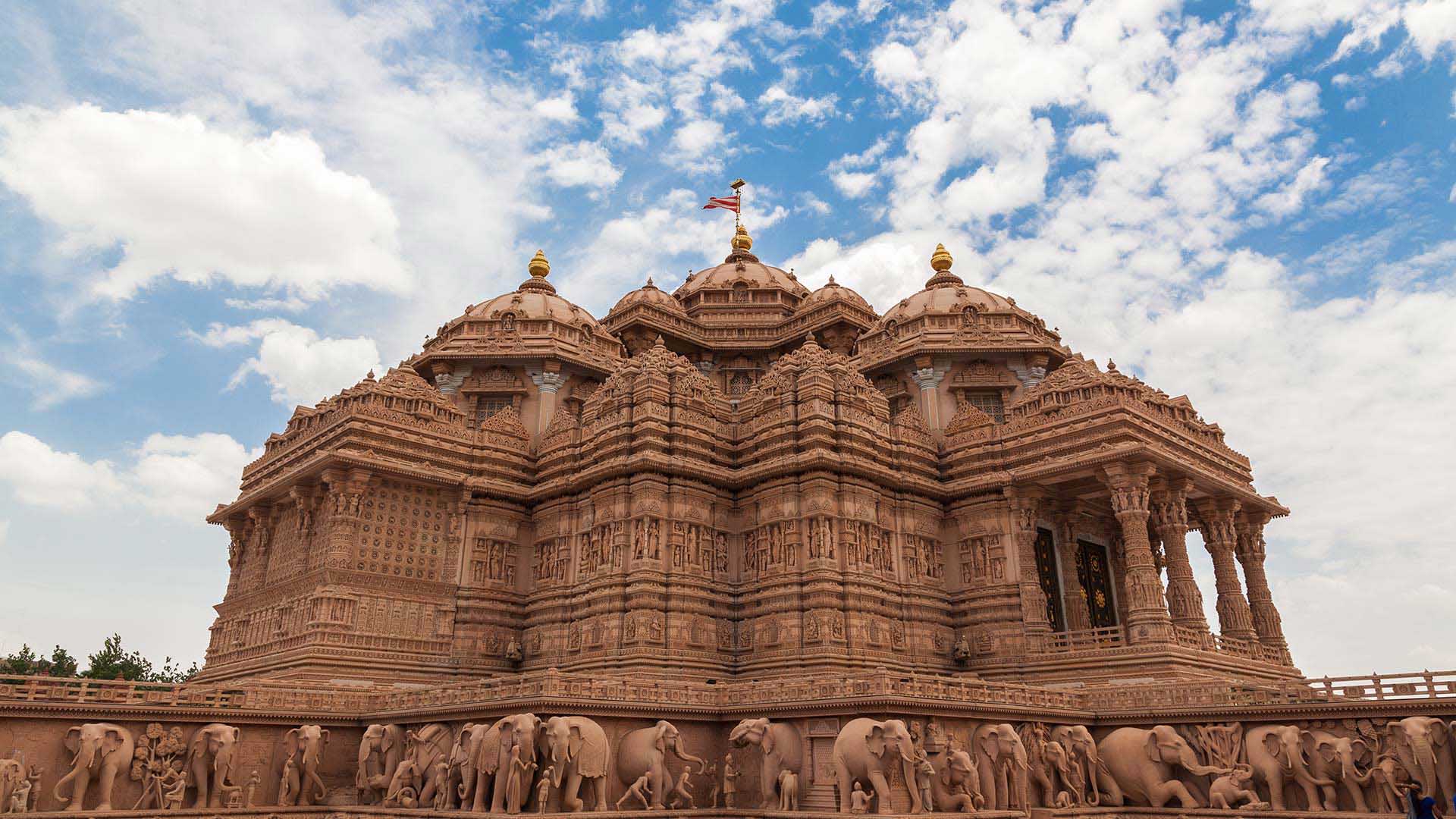Древний храм в Дели