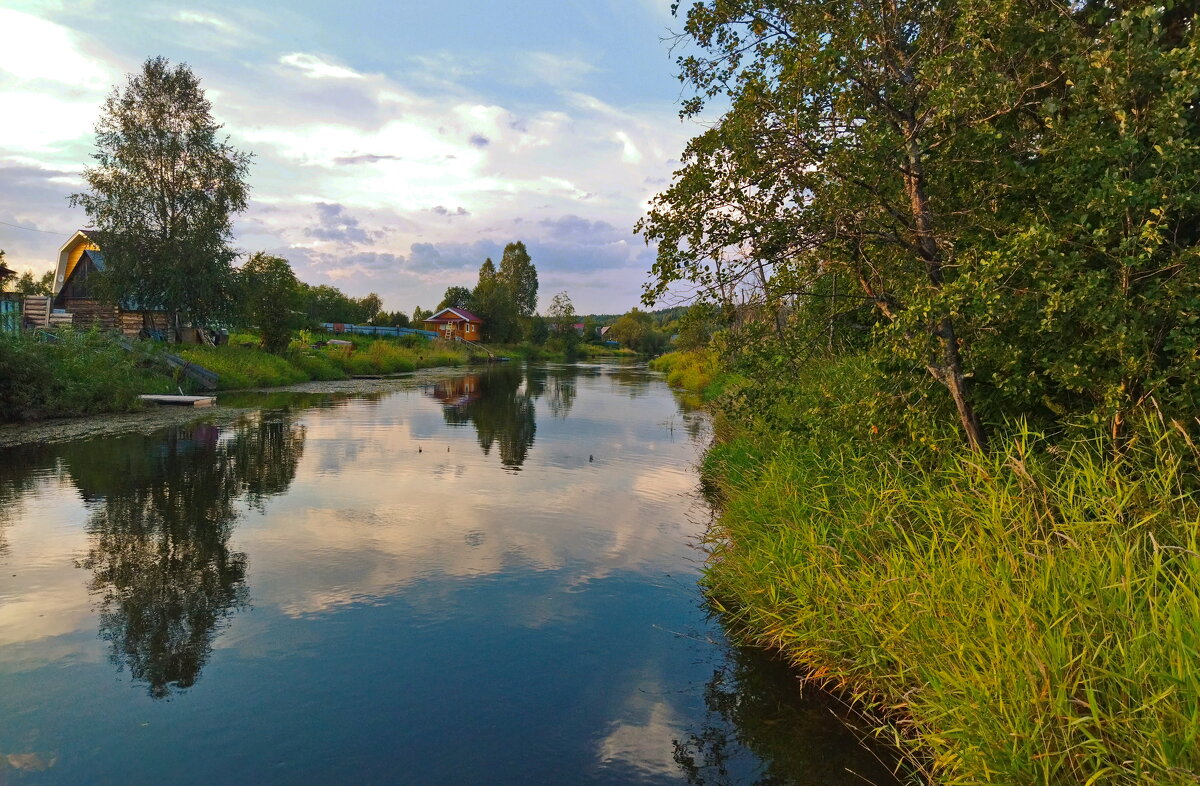 Течет речка