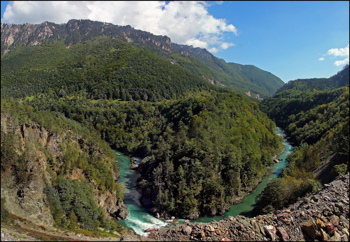 Каньон реки Морача в Черногории