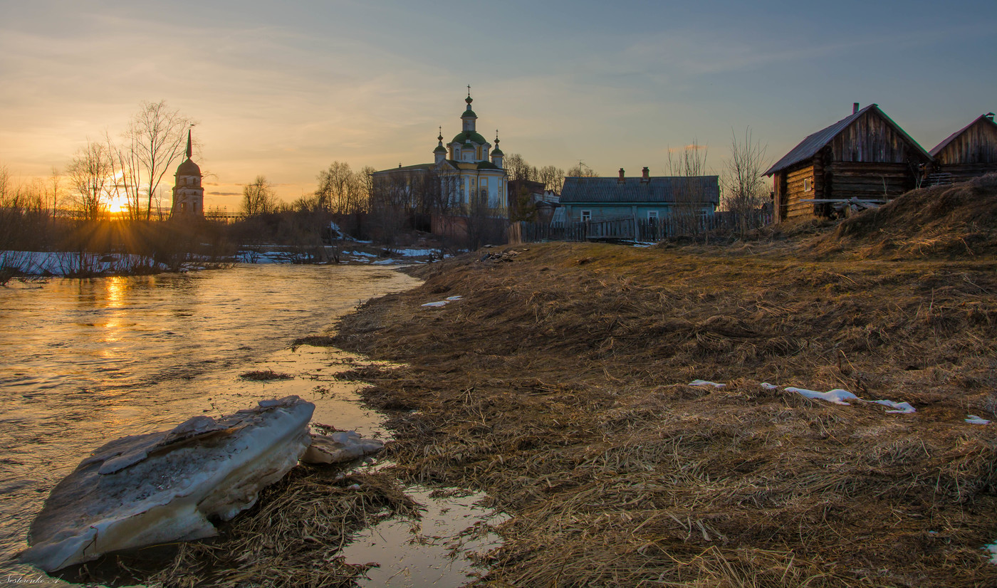 Ранняя Весна с храмом