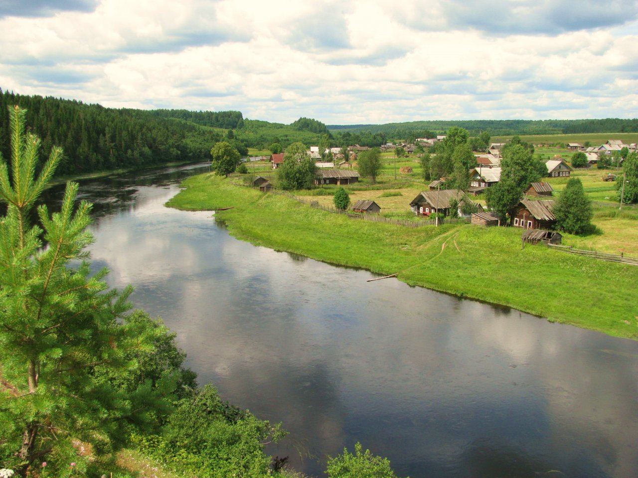 село у реки