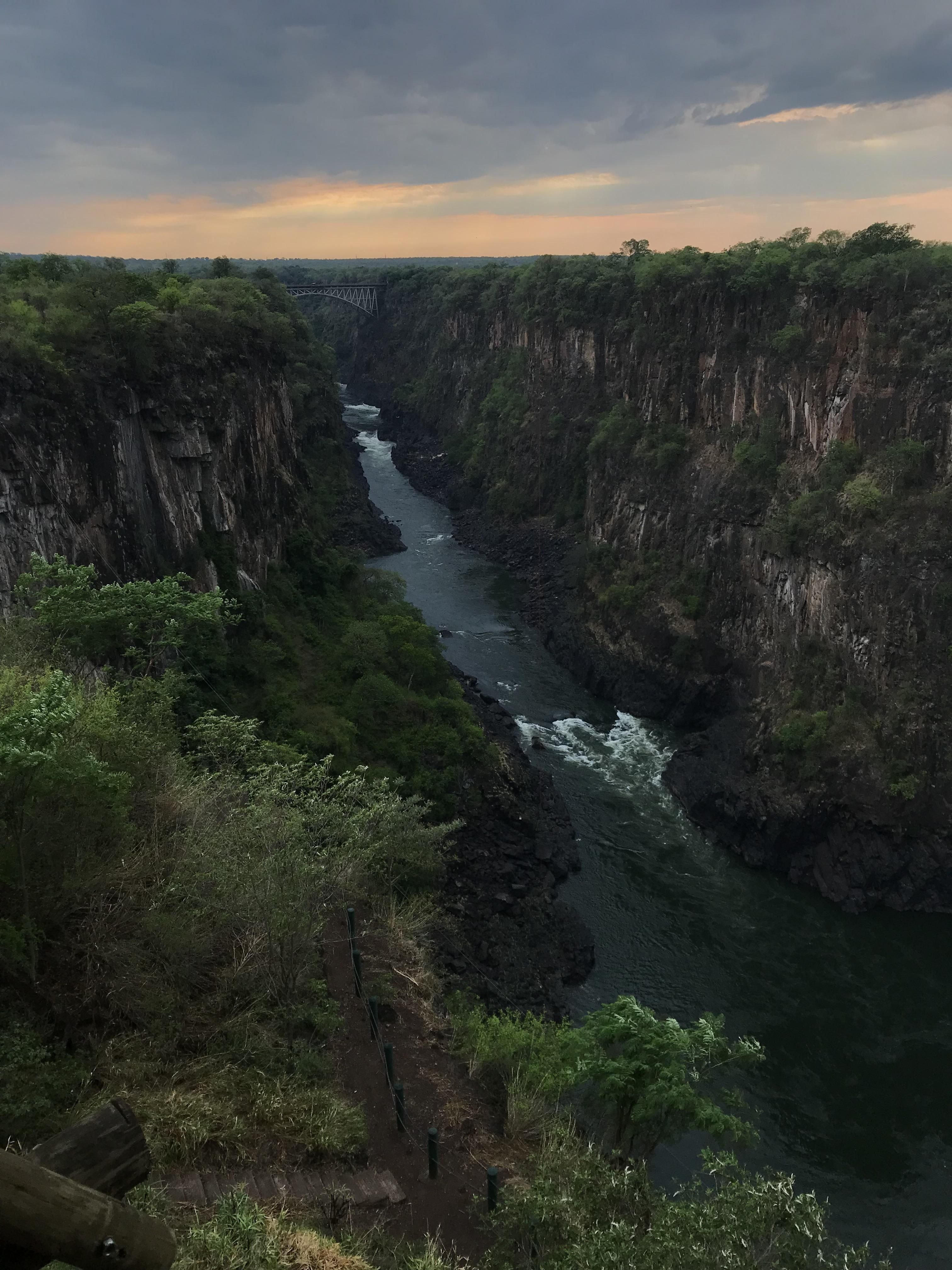 Зимбабве река Замбези