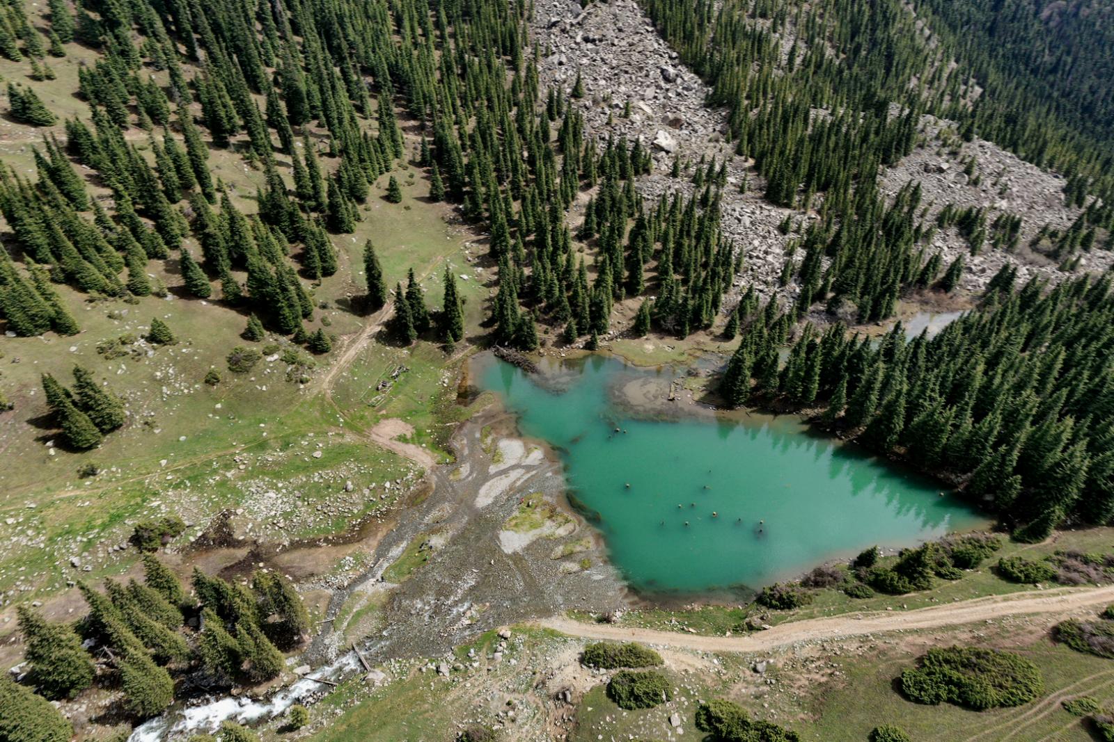 Семеновское ущелье озеро Киргизия