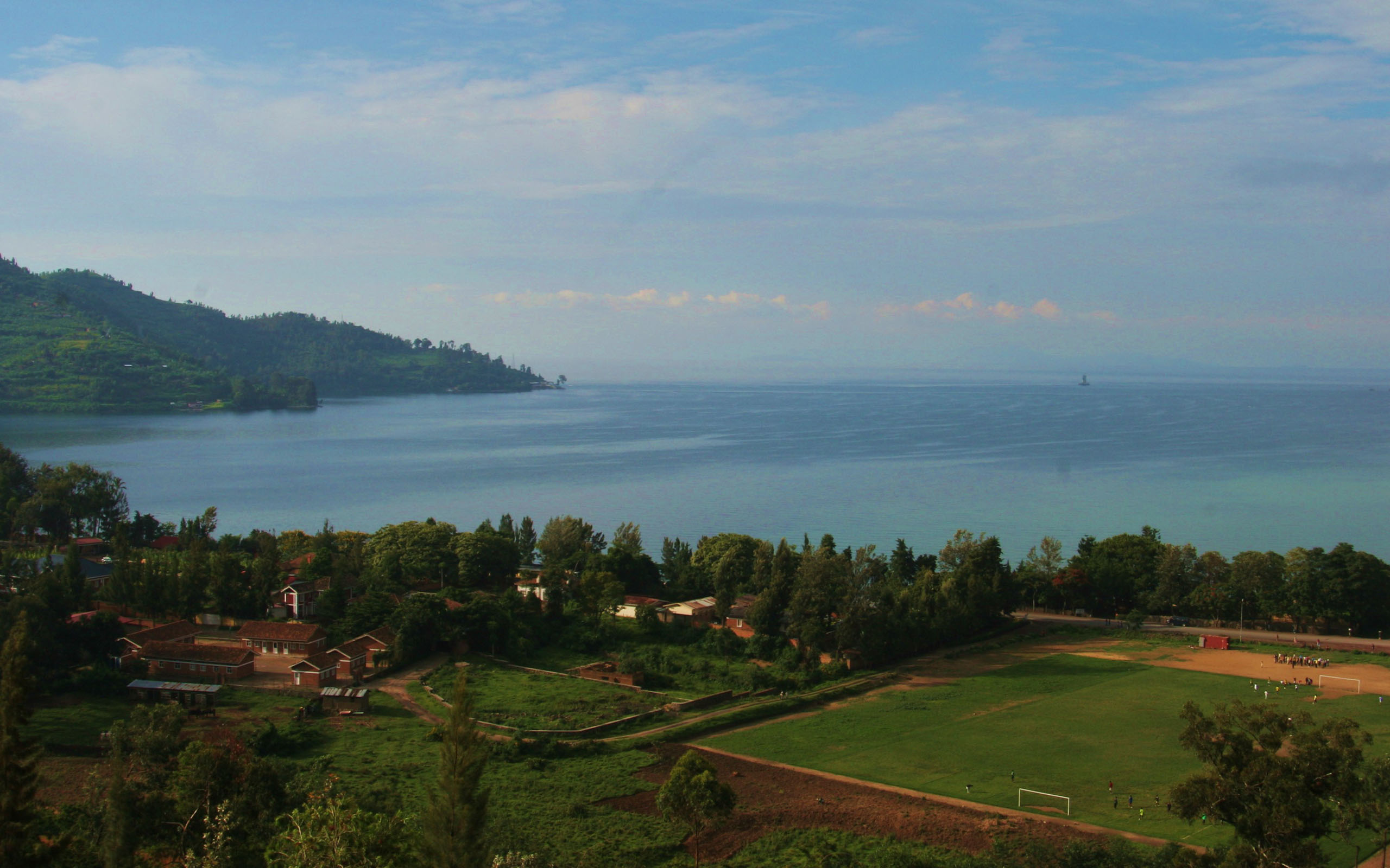 Озеро Киву (между Руандой и Демократической Республикой Конго)