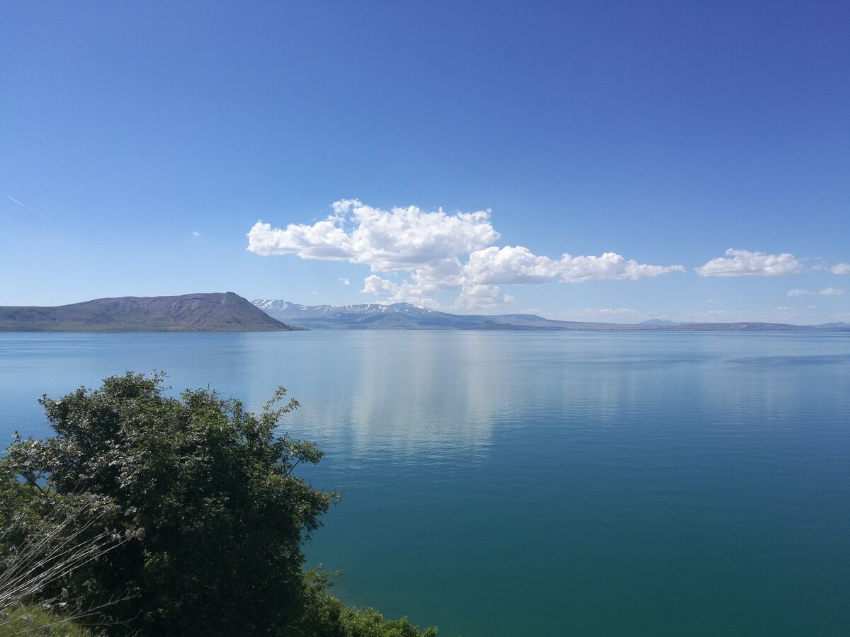 Соленое озеро Ван