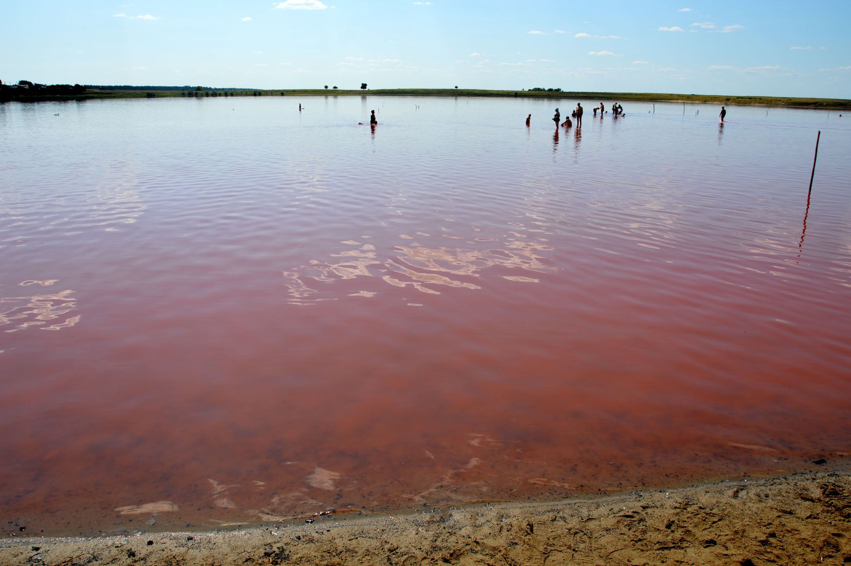 Красное озеро Алтай