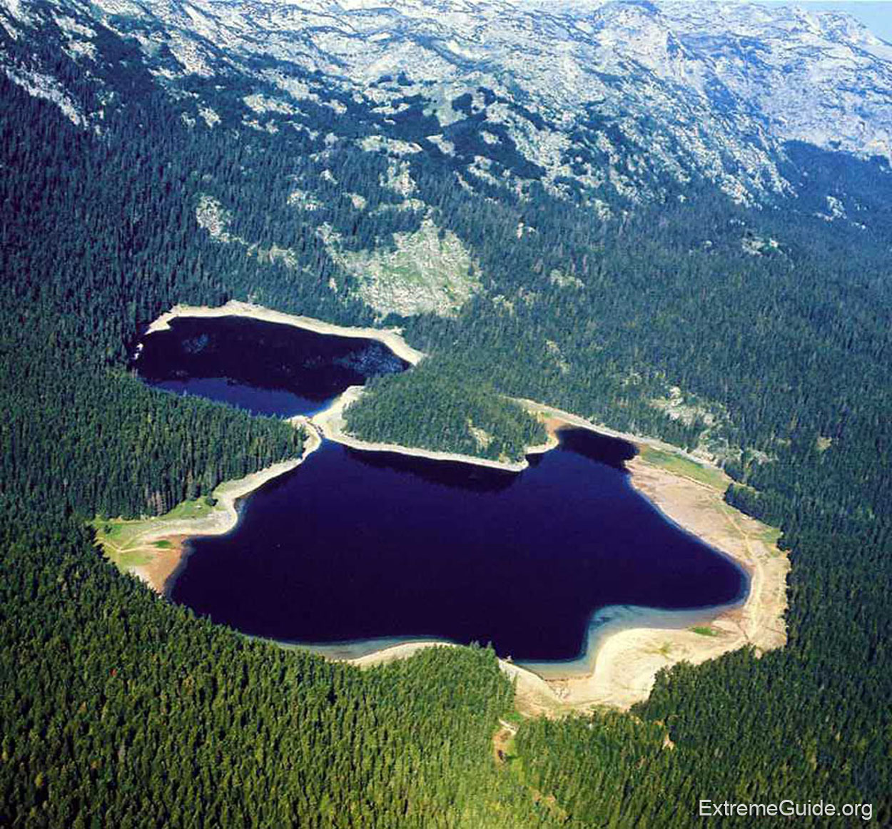 черное озеро фото