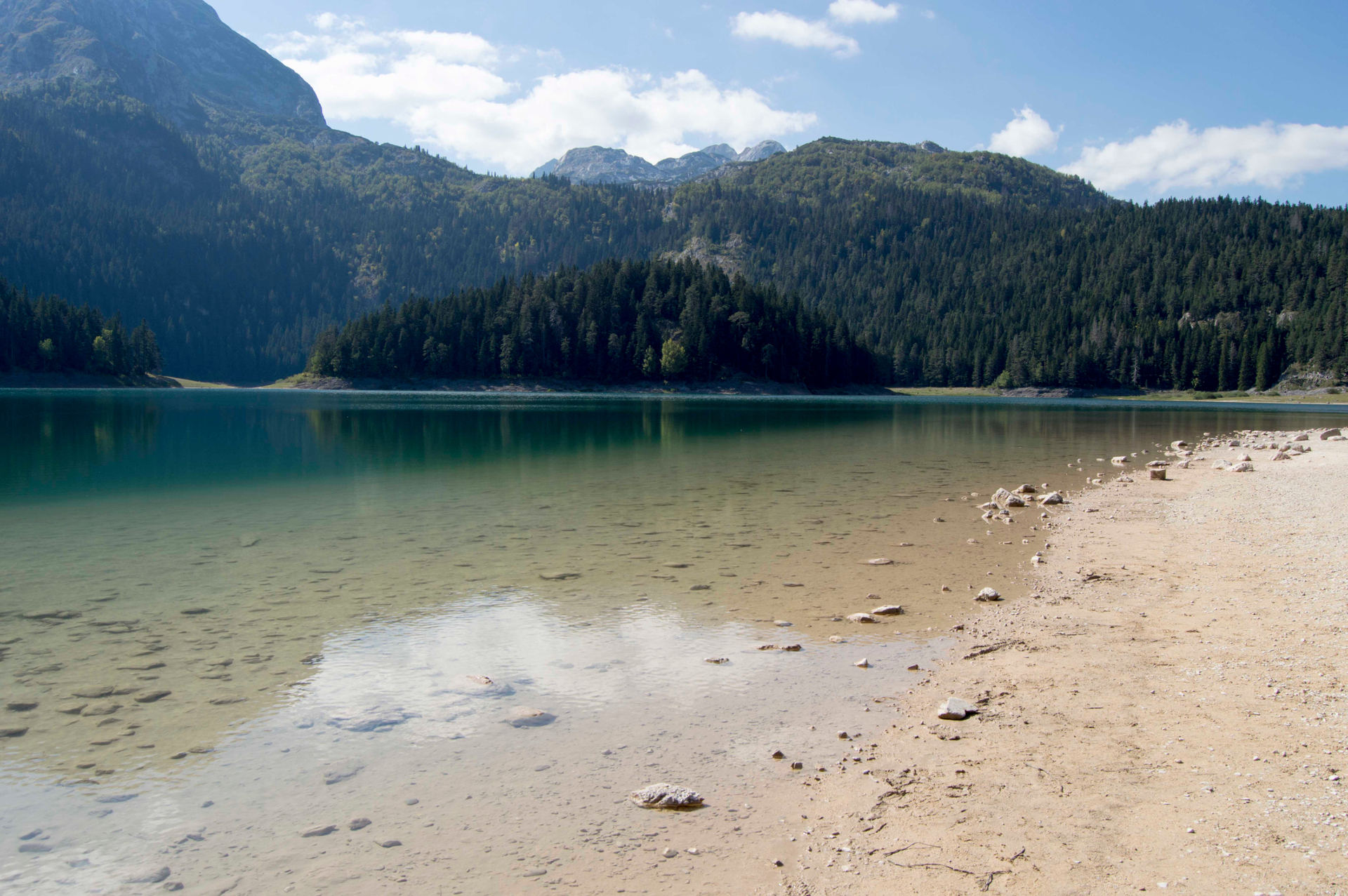 Черное озеро Черногория фото