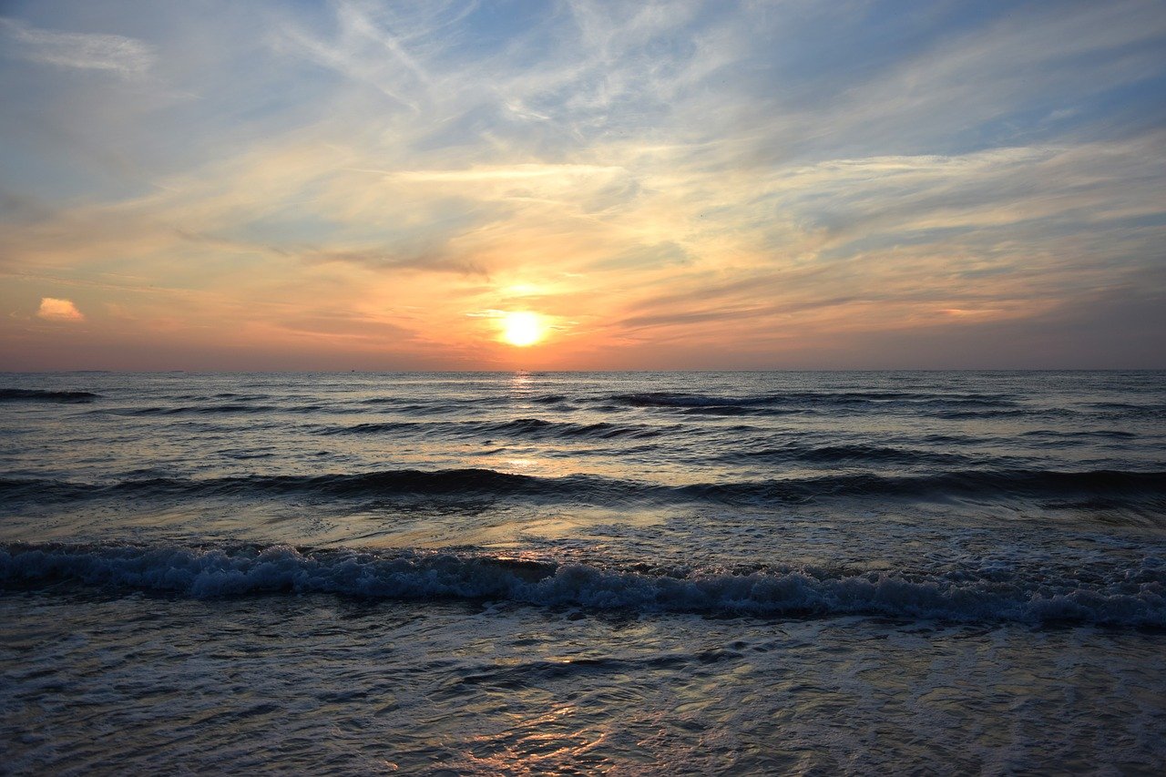 Восход солнца на Балтийском море