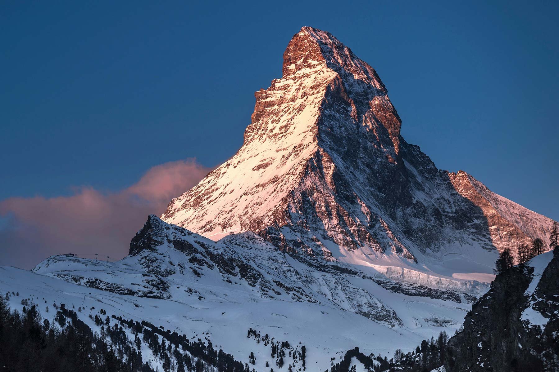 Знаменитая гора в Швейцарии Маттерхорн