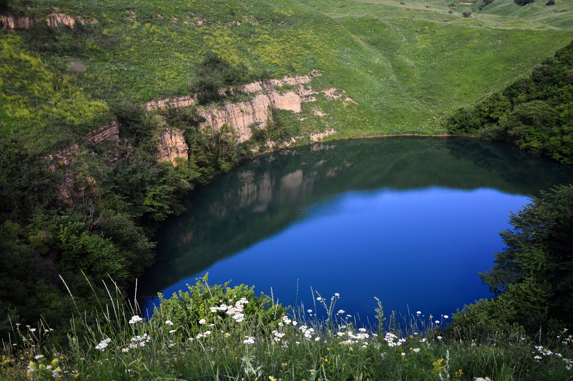 Голубое озеро Долина Нарзанов