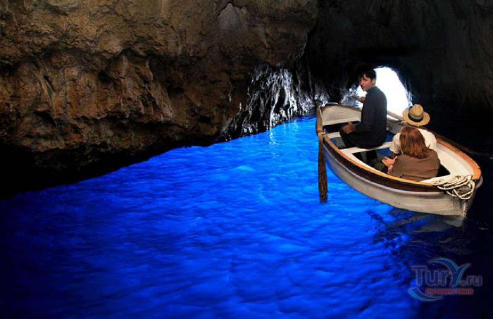 Италия красивые места голубой грот на острове капри