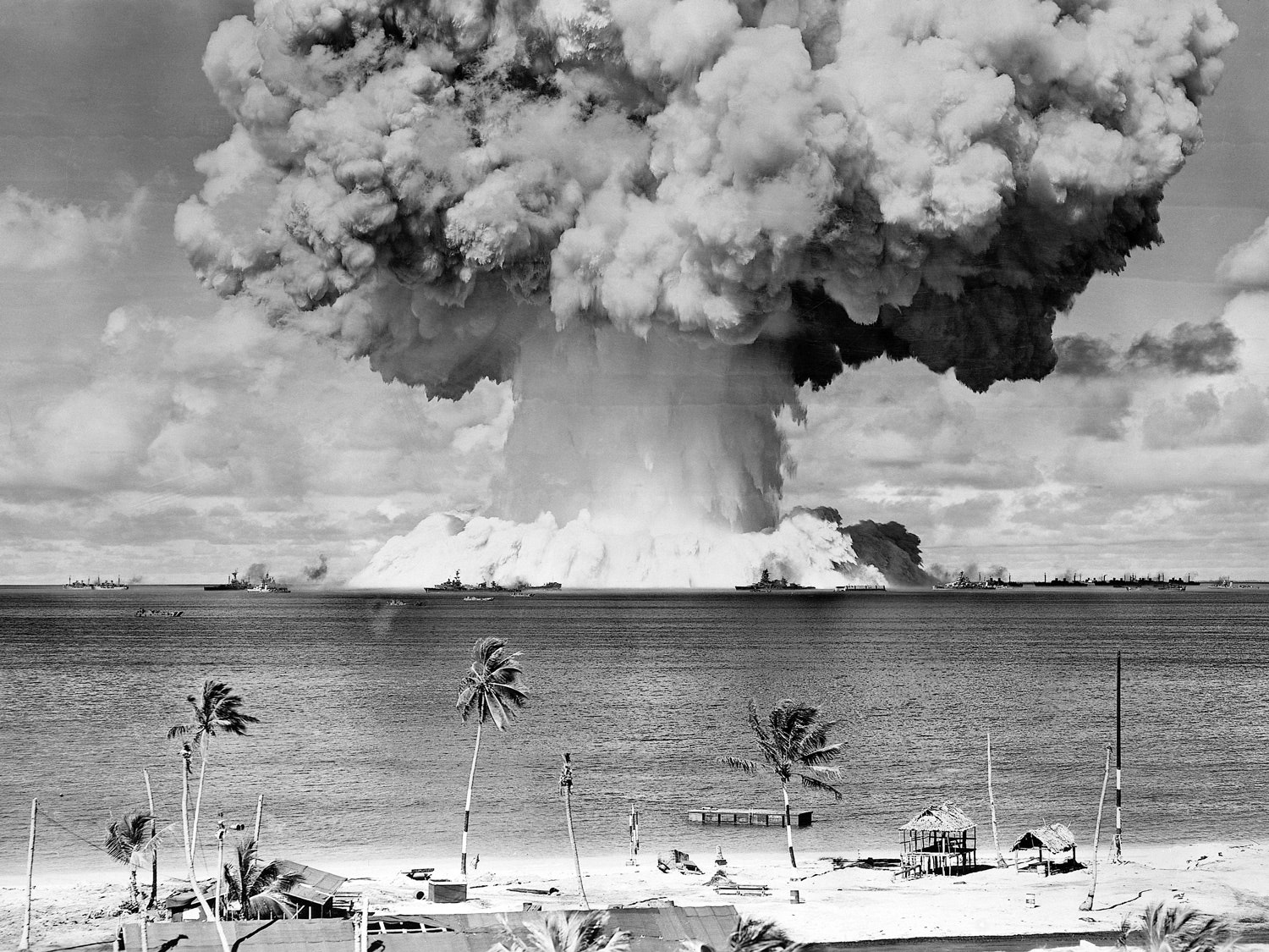 H-bomb test explosion on bikini