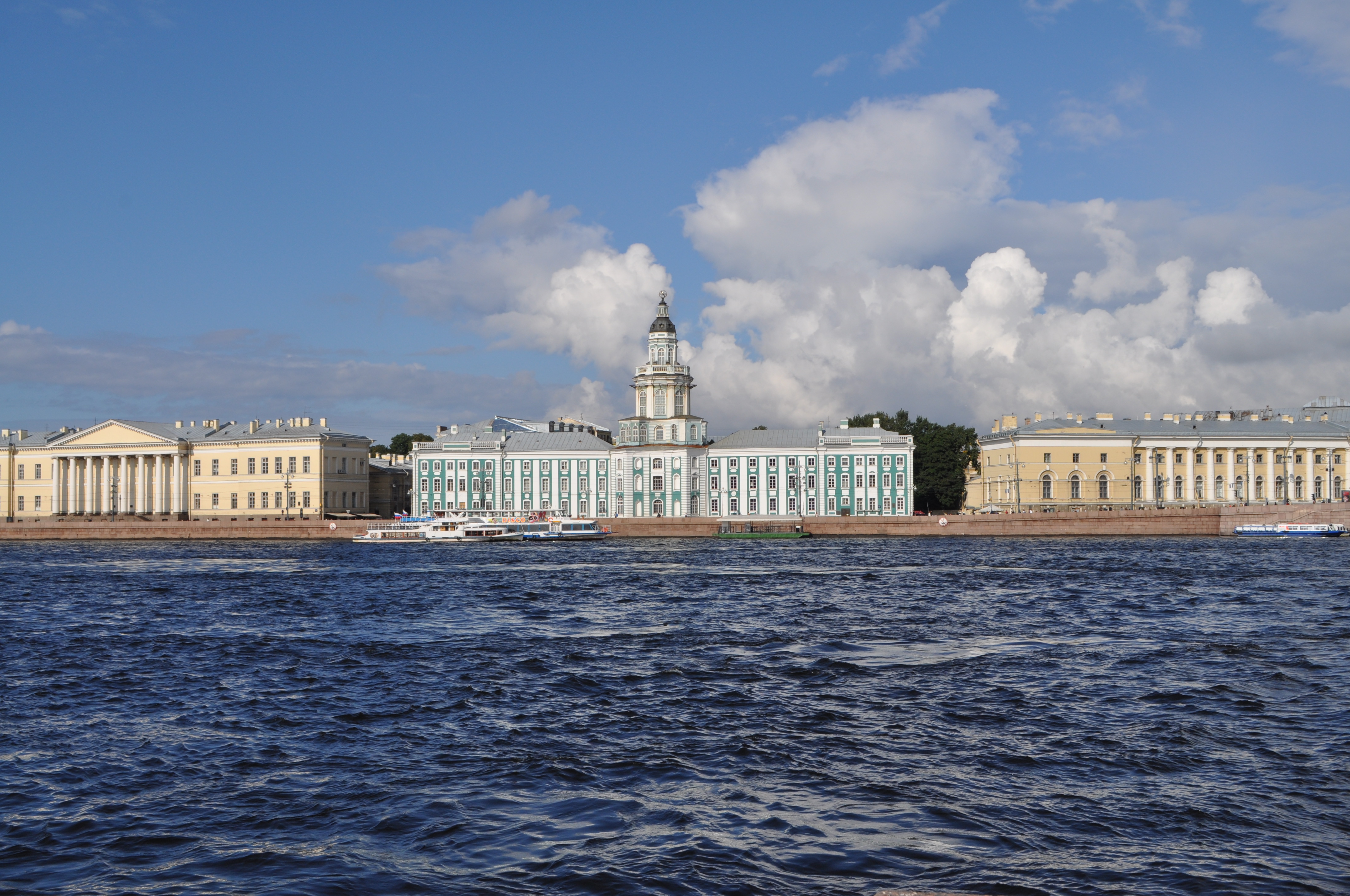 Санкт-Петербург набережная Невы реки Нева
