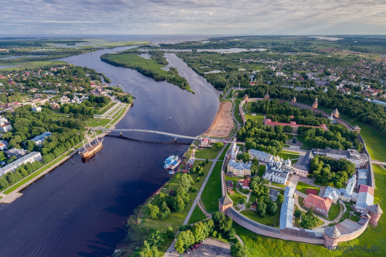 Река в Великом Новгороде