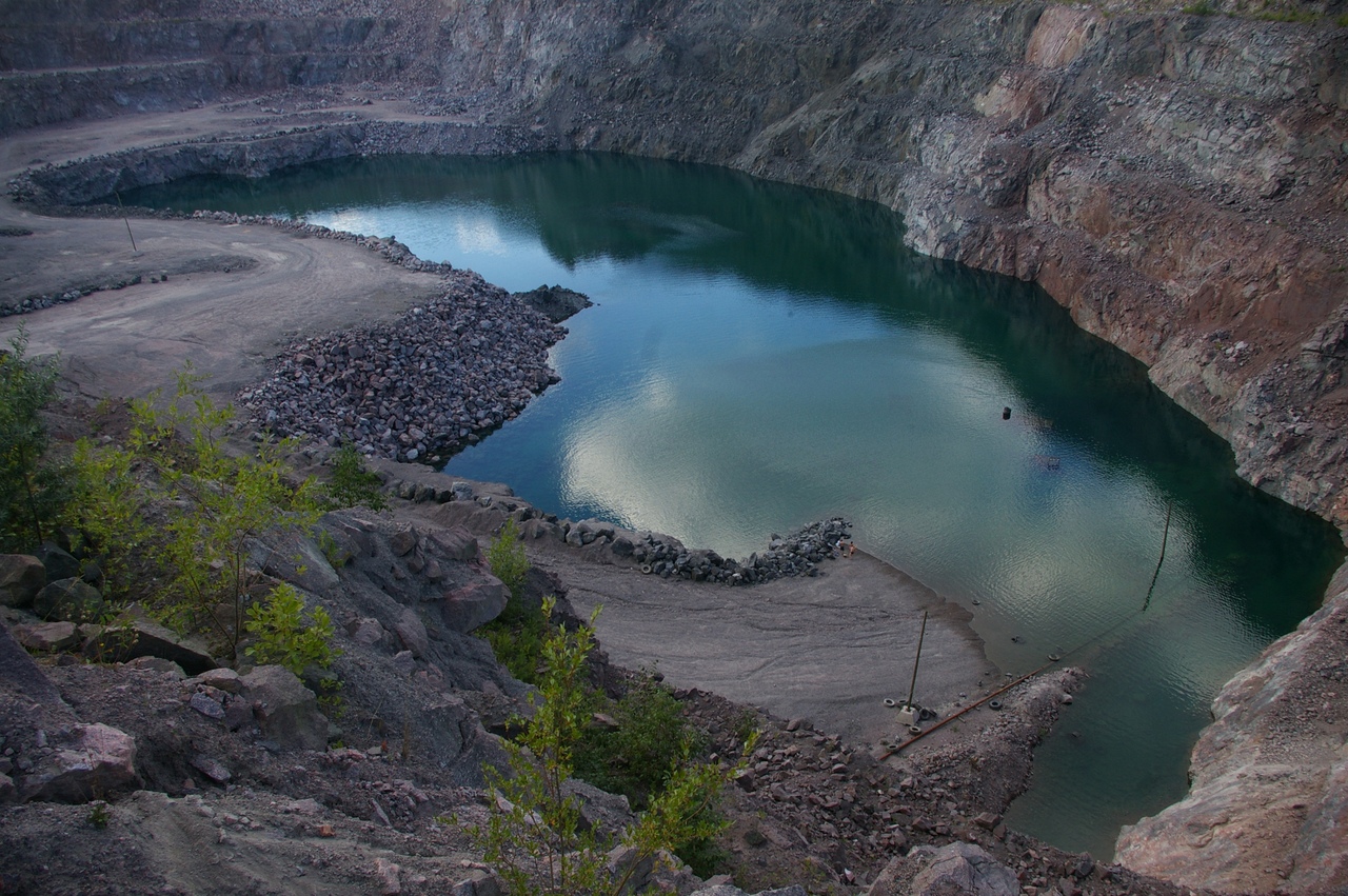Изумрудное озеро Каменногорск