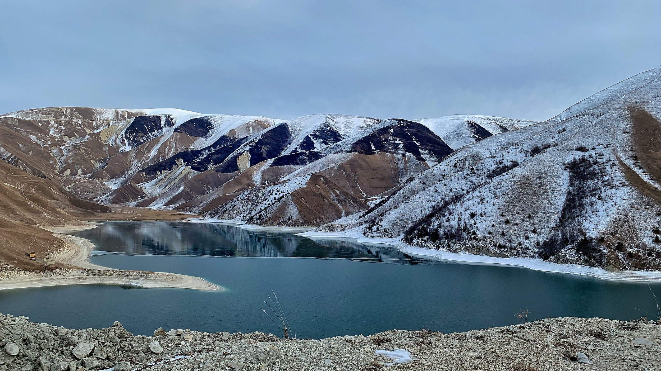 Ледяное озеро в Дагестане