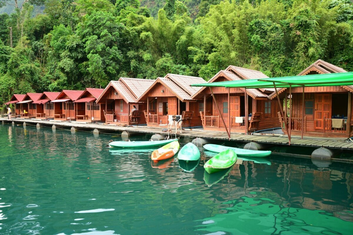 Домики на озере Чео Лан
