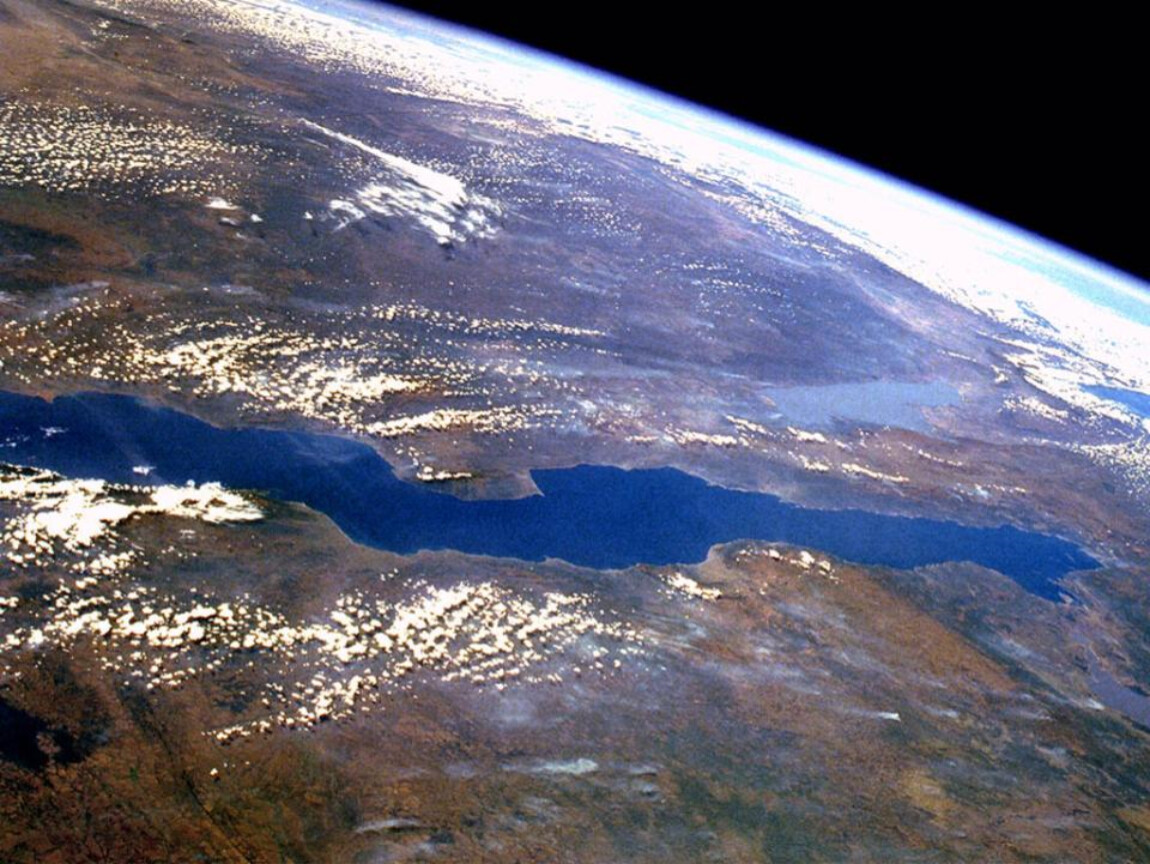 Космоснимок озера Байкал