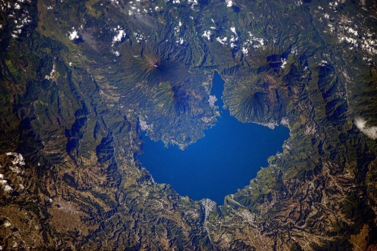 Космоснимок озера Танганьика
