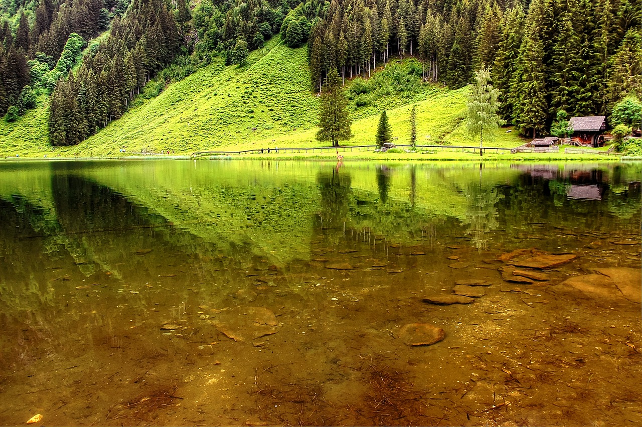 Луга озеро горы меловые