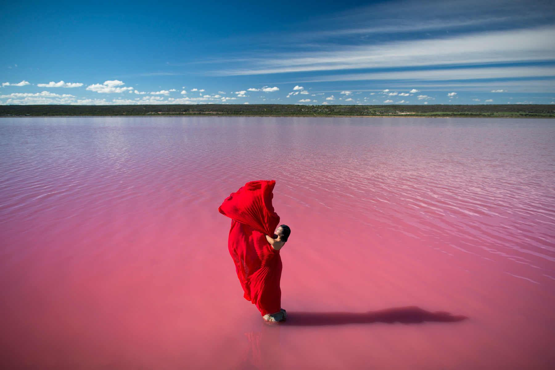 Фотосессия на розовом озере