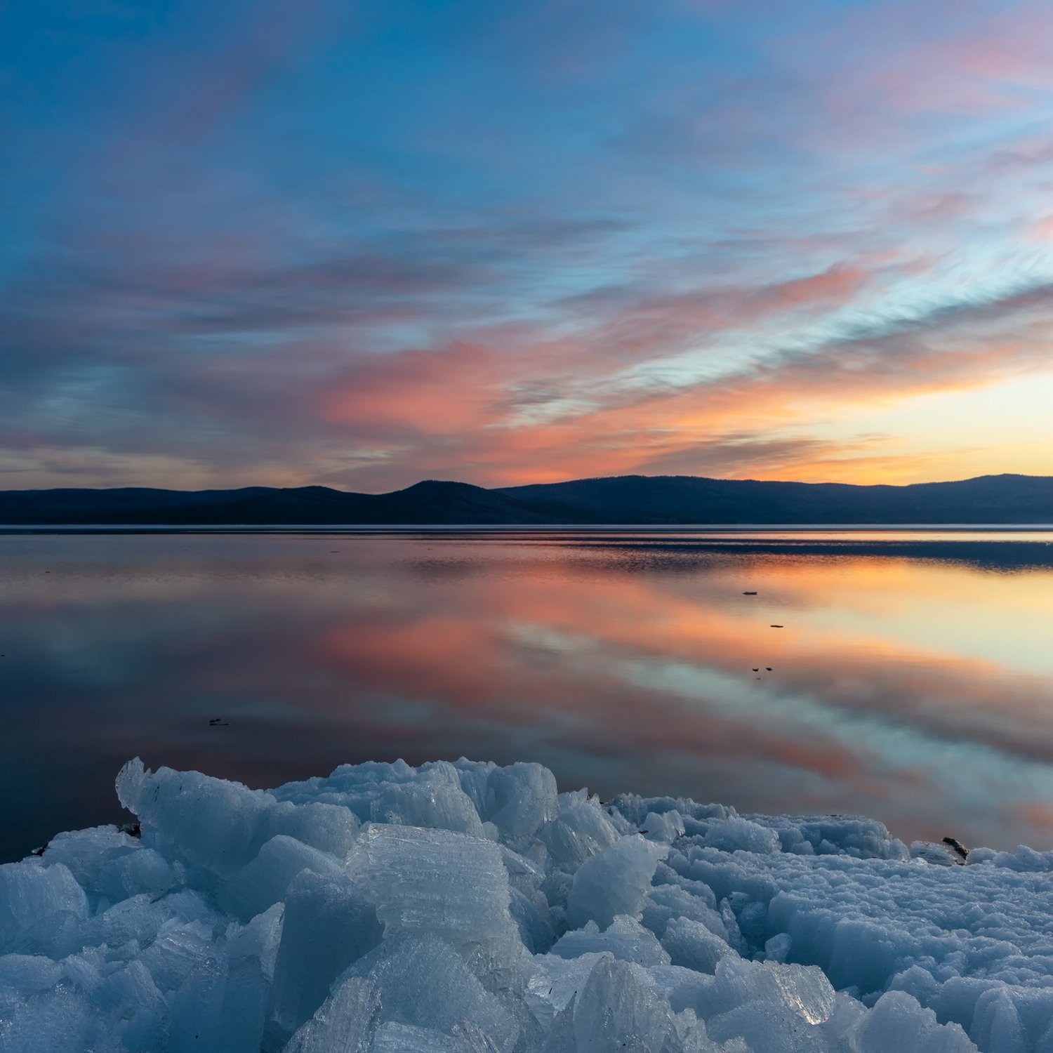 Озеро Тургояк зимой