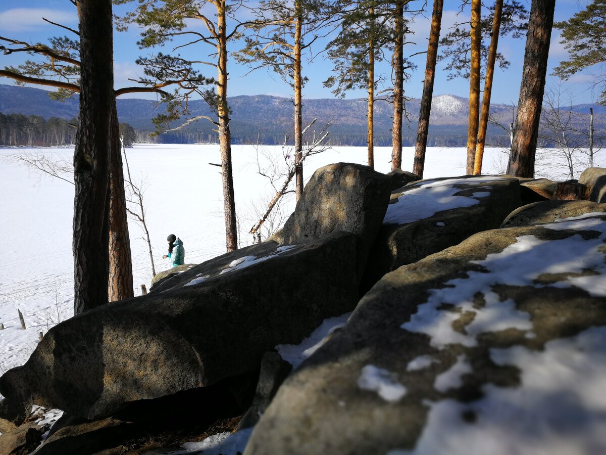 Остров веры на озере Тургояк зимой