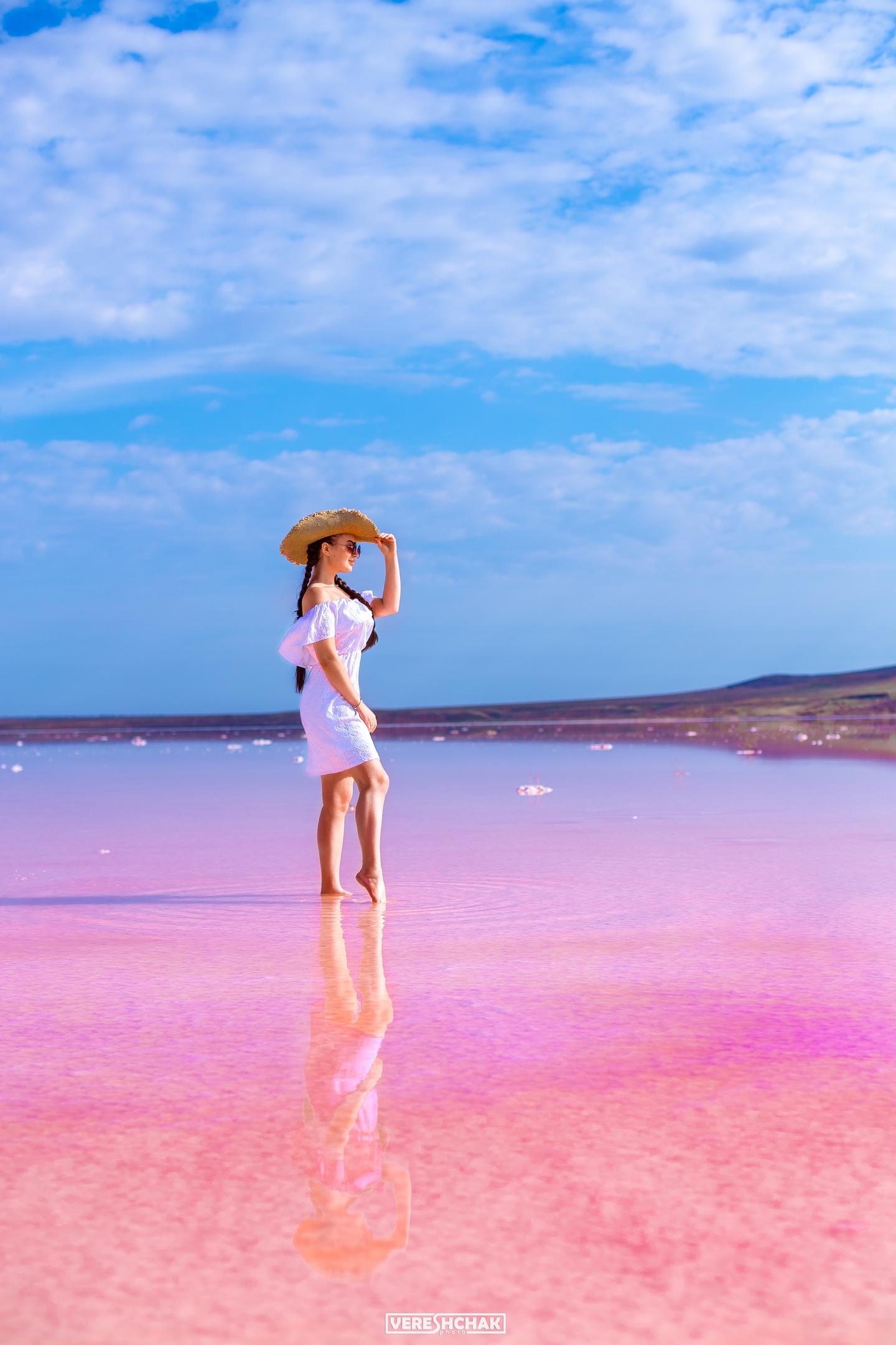 Розовое озеро в Феодосии