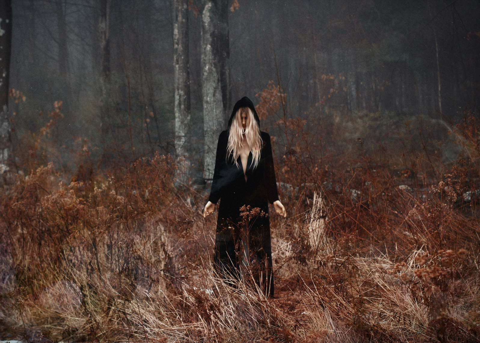 Фотосессия ведьма в лесу