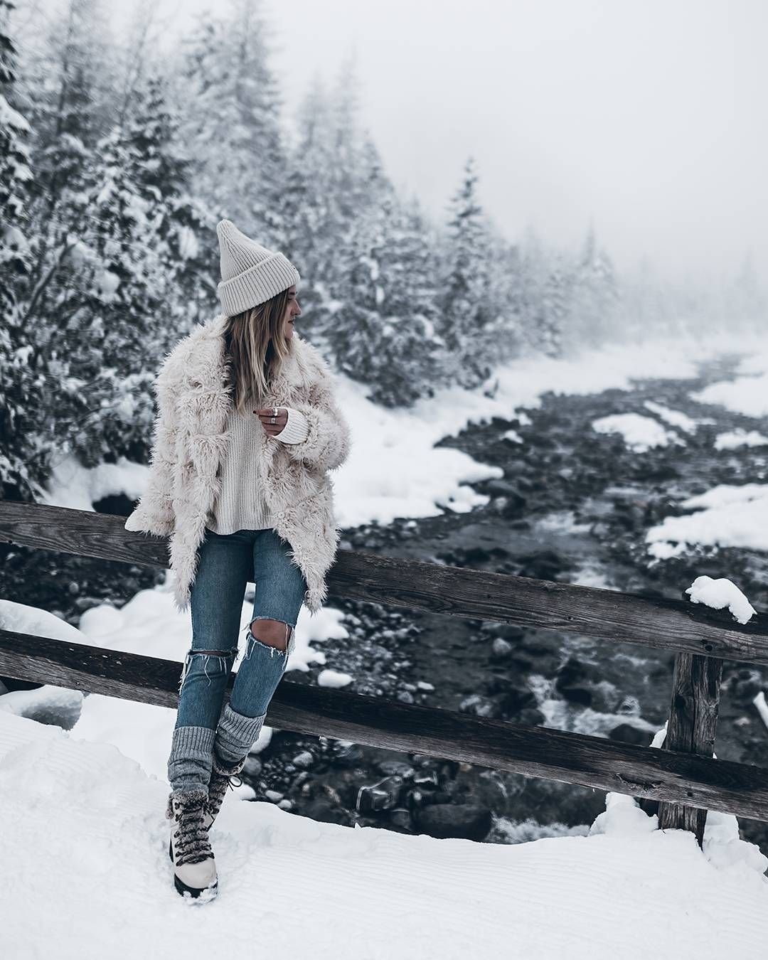 Фото Девушка Зима Снег Со Спины