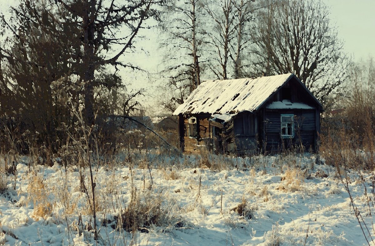 Старый деревянный дом зима