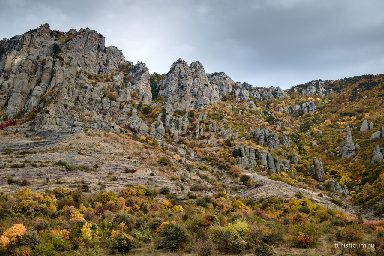 Геологические памятники Крыма Долина привидений