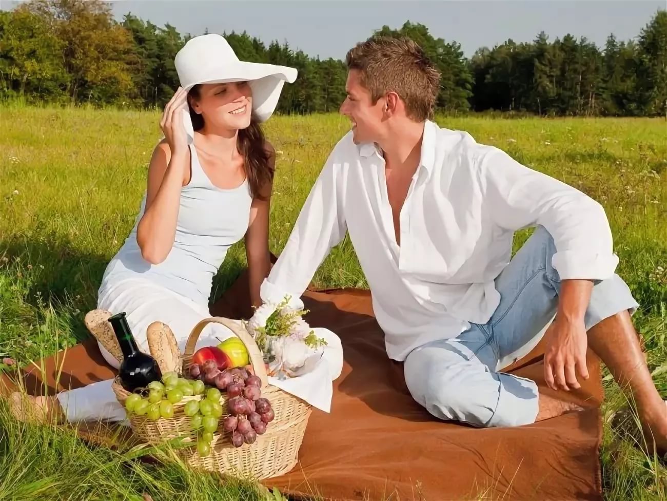 Фотосессия пикник на природе с мужем