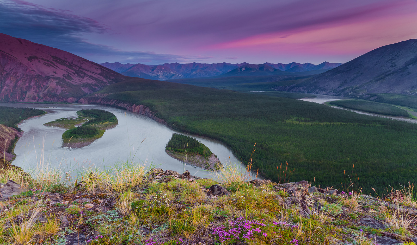 Река Индигирка Север Сибири