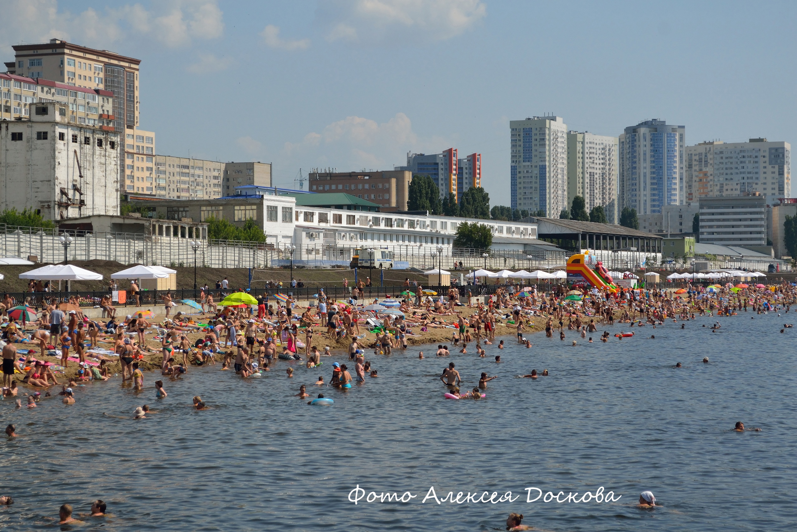 пляж на набережной