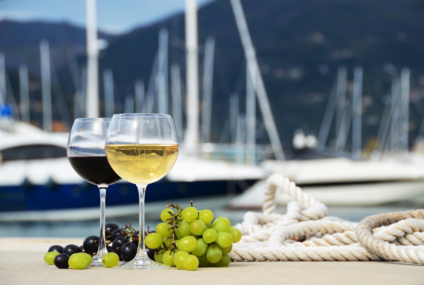 Вино на яхте