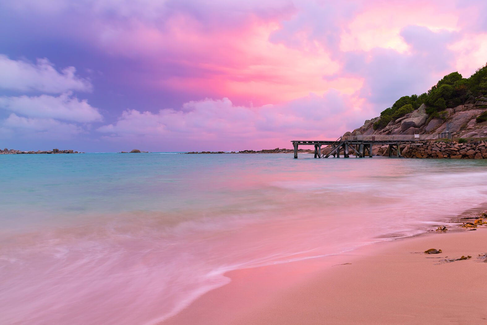 Пляж Пантай мера с розовым песком