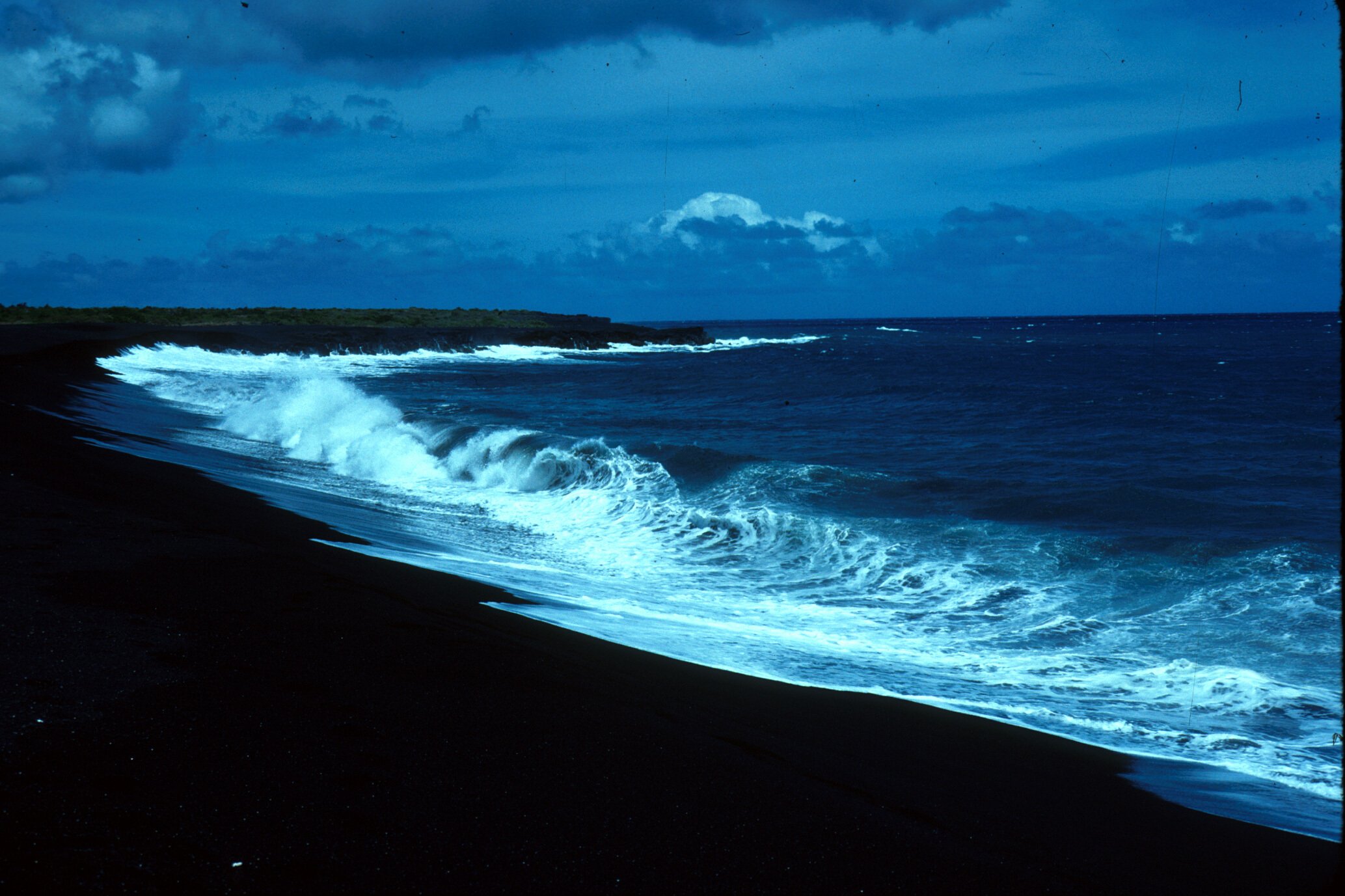 Море с черным песком