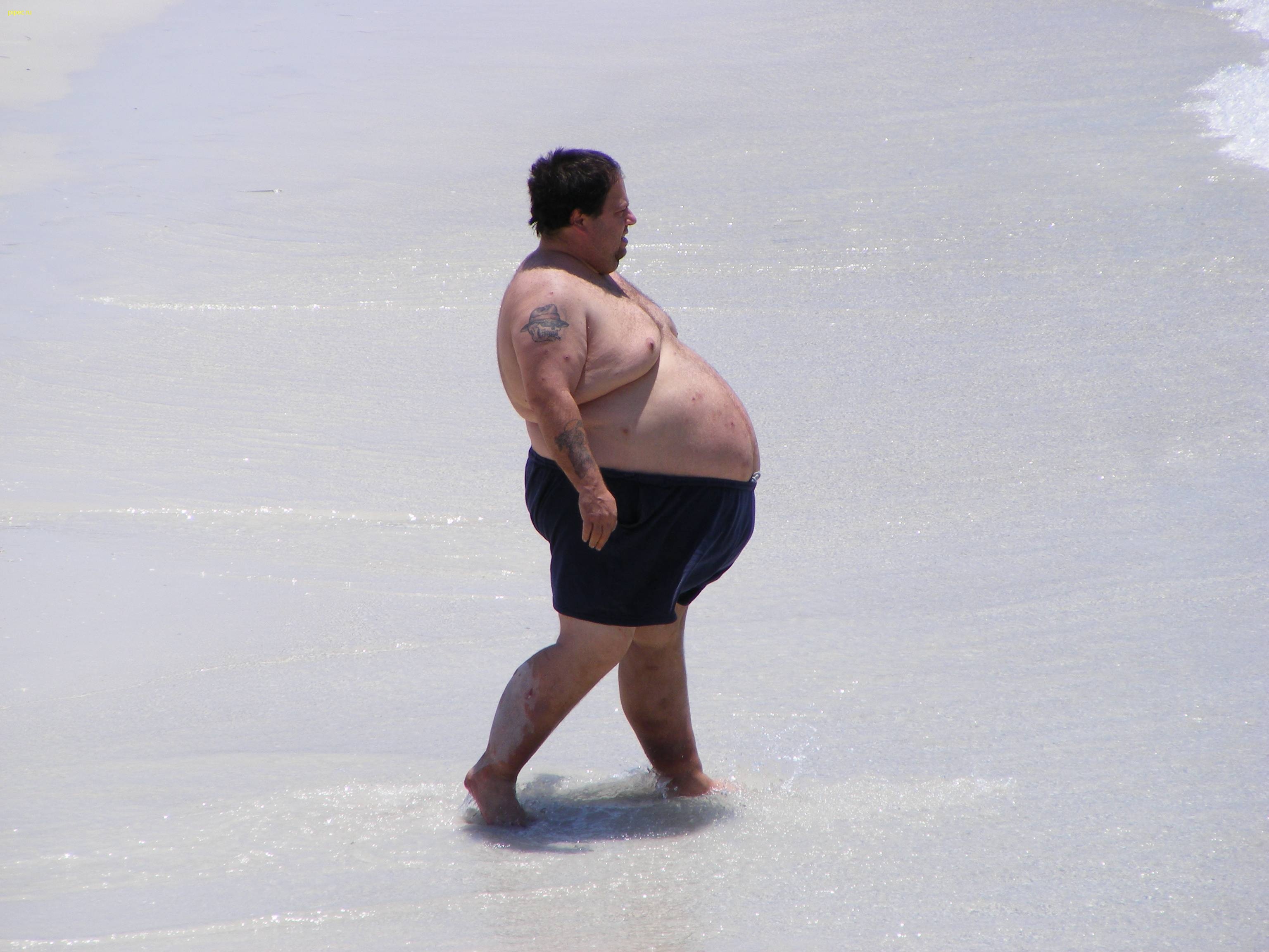 Толстячок отодрал толстушку-жену прямо на берегу моря
