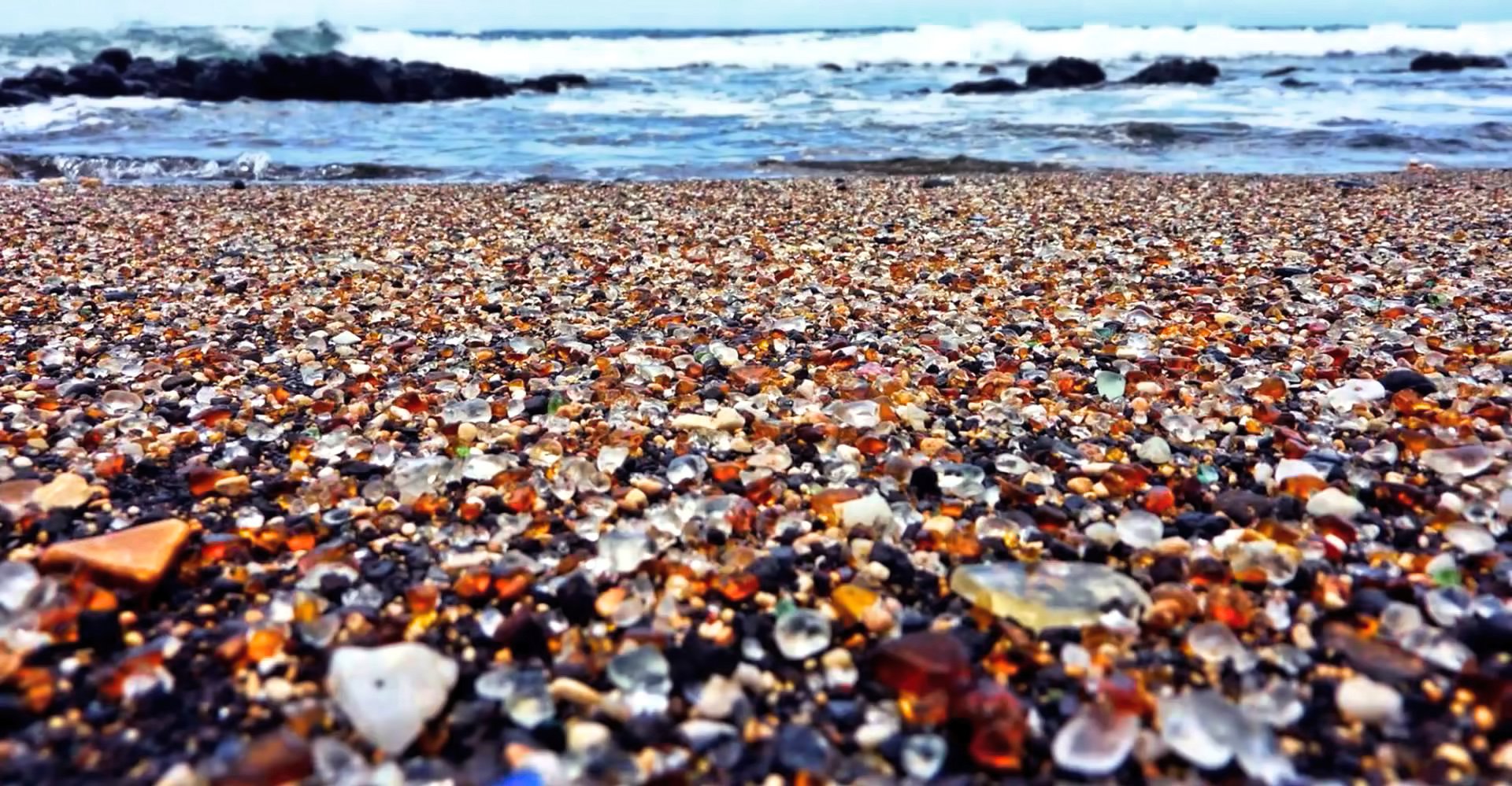 Стеклянный пляж Форт Брэгг Калифорния США