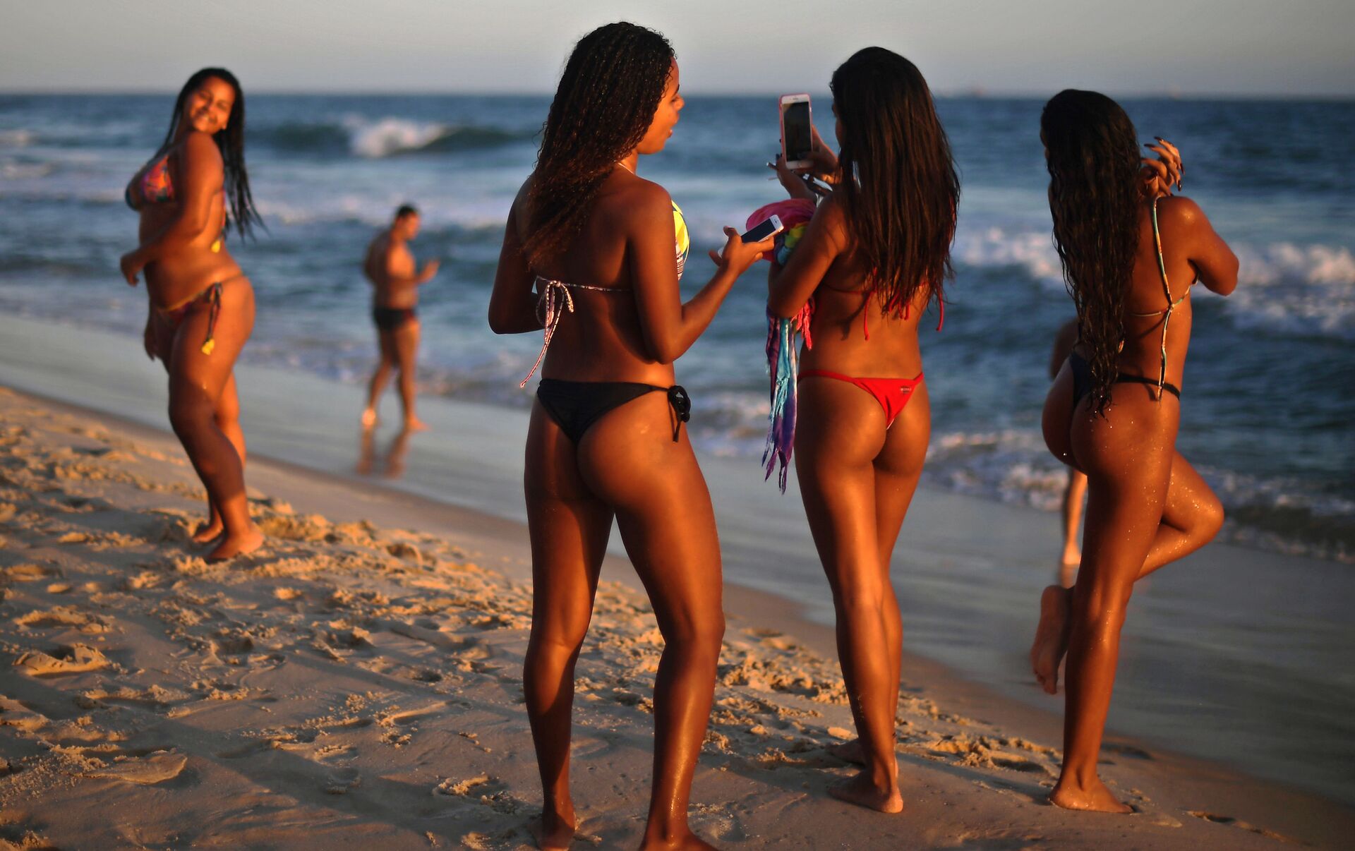 Бразильские Девушки На Пляже Фото